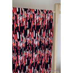 Viscose gaufrée motif graphique rose fond bleu marine