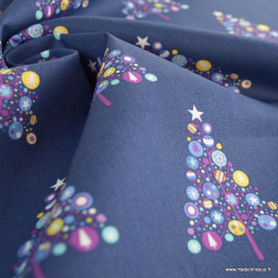 1 coupon de 66 cm Tissu de Noël motif sapin de boules de Noël fond bleu - Oeko tex