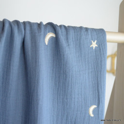 Tissu Double gaze brodée lunes et étoiles fond bleu jean - OEKO TEX