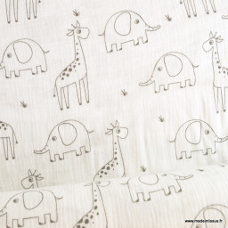 Double gaze motifs girages et éléphants fond blanc cassé Milk - oeko tex