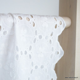 Tissu broderie anglaise coton Blanc - Quitterie