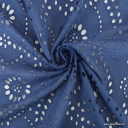 Tissu broderie anglaise coton bleu marine - Eglantine