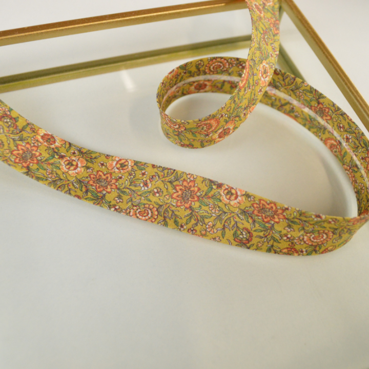 Biais replié motifs fleurs Paisley moutarde