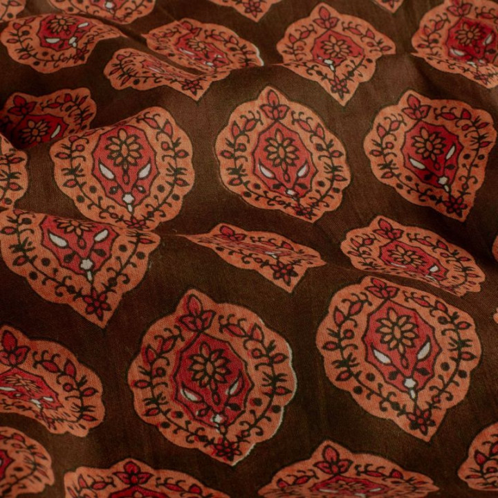 Tissu voile de coton Rajani – Motif block print rouge & brun