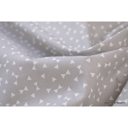 Tissu 100% coton dessin triangles Gris  x50cm