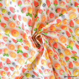 Tissu coton enduit fruits frais 3D – Fraises, oranges & myrtilles sur fond blanc