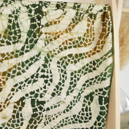 Tissu Batik "Sumatra Leaf" – feuillage graphique vert et ocre