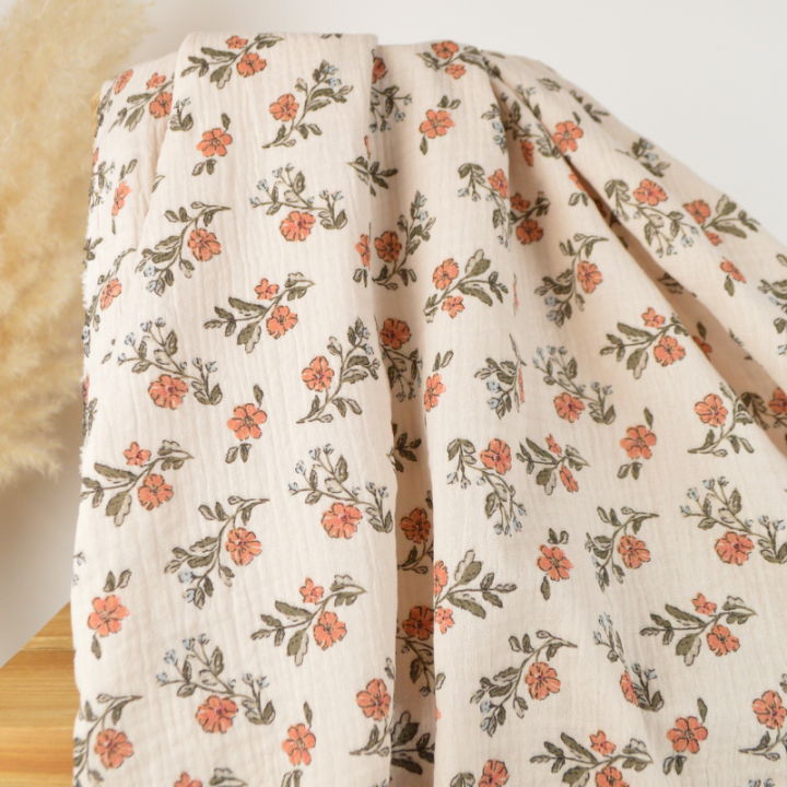 Tissu double gaze de coton Lina fleurs fond Latté