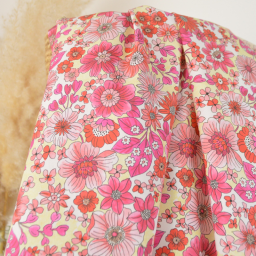 Tissu Popeline de Coton – Motif fleurs fuchsia fond beige et blanc