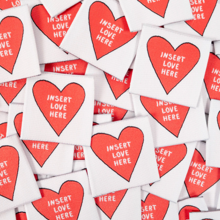 Lot de 5 étiquettes tissées - Insert love here - Ikatee