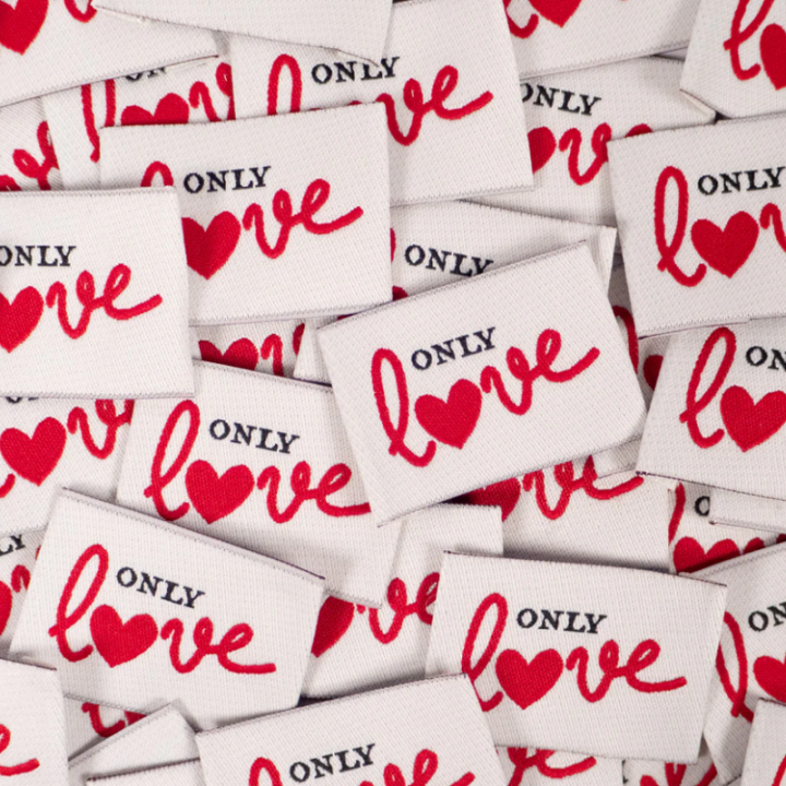 Lot de 5 étiquettes tissées - Only love - Ikatee