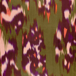 Tissu Satin motif style Ikat - Violet et vert. idéal pour coudre une blouse, un kimono ou une robe.