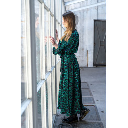 Tissu Satin peau de pêche motif léopard - Noir et vert