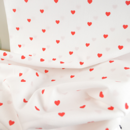 Tissu popeline de coton motif coeurs rouges fond blanc - OEKO TEX