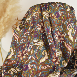 Satin Duchesse Imprimé – Motif Paisley & Fleurs sur Fond Bleu